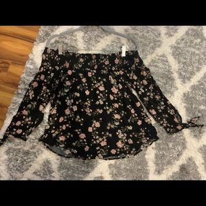 American eagle off the shoulder floral top